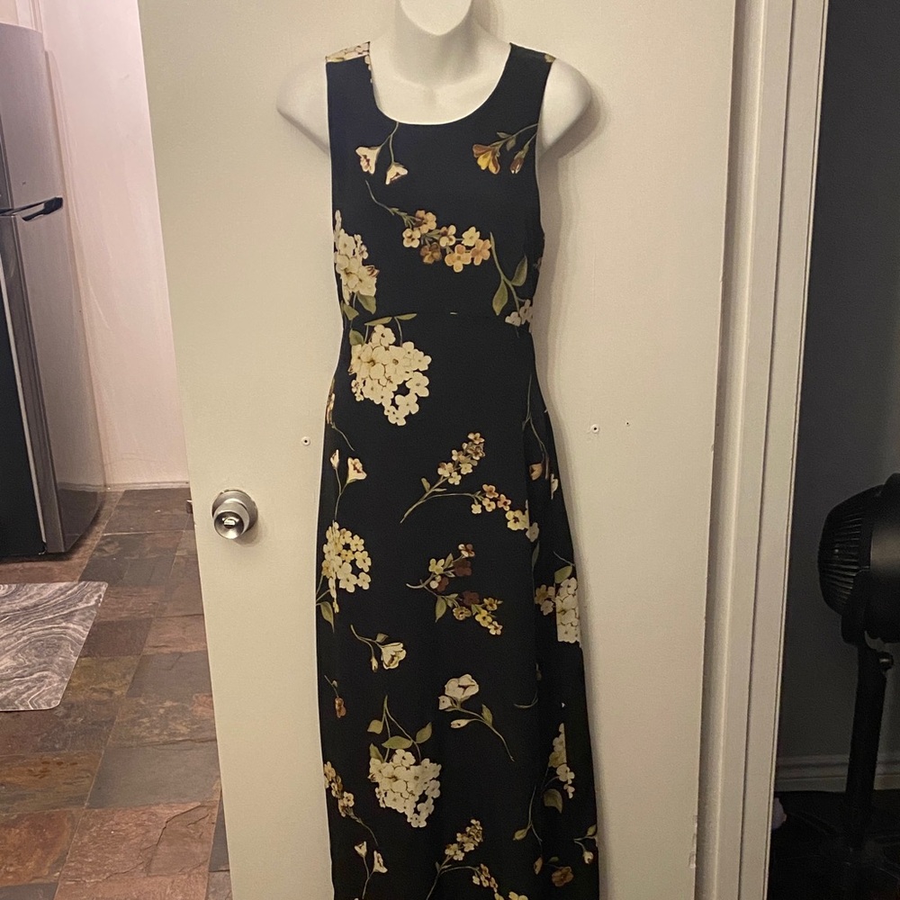 Chic Floral Black Maxi Dress